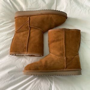 UGG KOOLABURRA tan boot